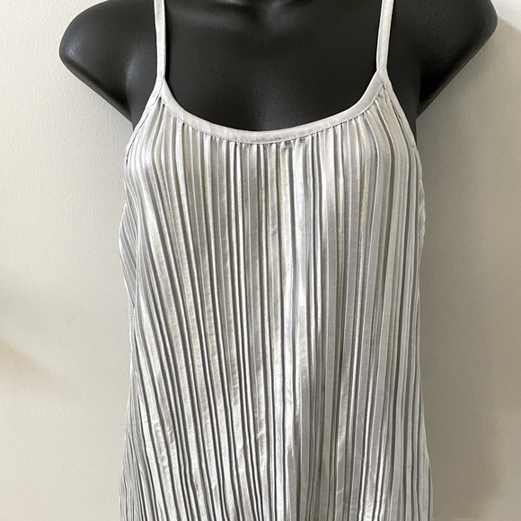 Top - Picture 1 of 2